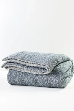 Cordova Reversible Jacquard Comforter