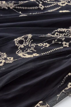 Petites Leatrice Embroidered Maxi Skirt